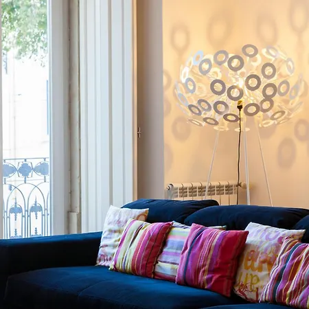 Joivy Stunning Design In Chiado Appartamento Lisbona