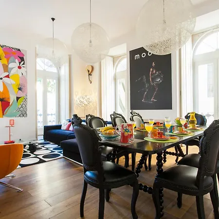Joivy Stunning Design In Chiado Appartamento Lisbona