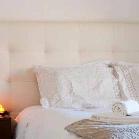 Joivy Stunning Design In Chiado Apartment *