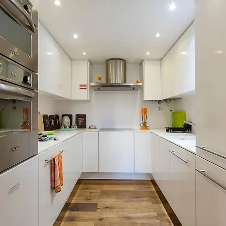 Guestready - Stunning Design In Chiado 아파트 리스본